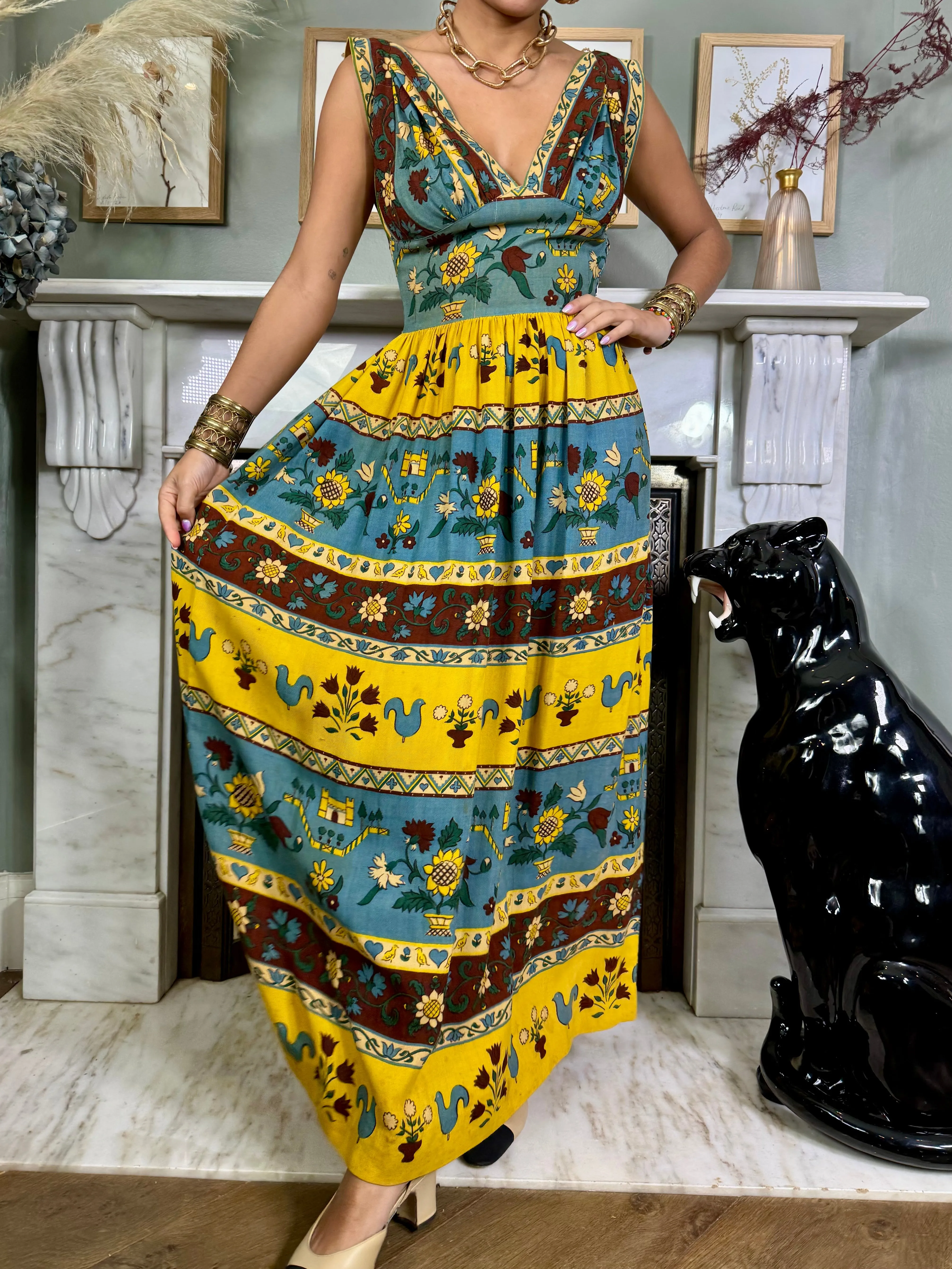 Dorla, 40s folk print dress