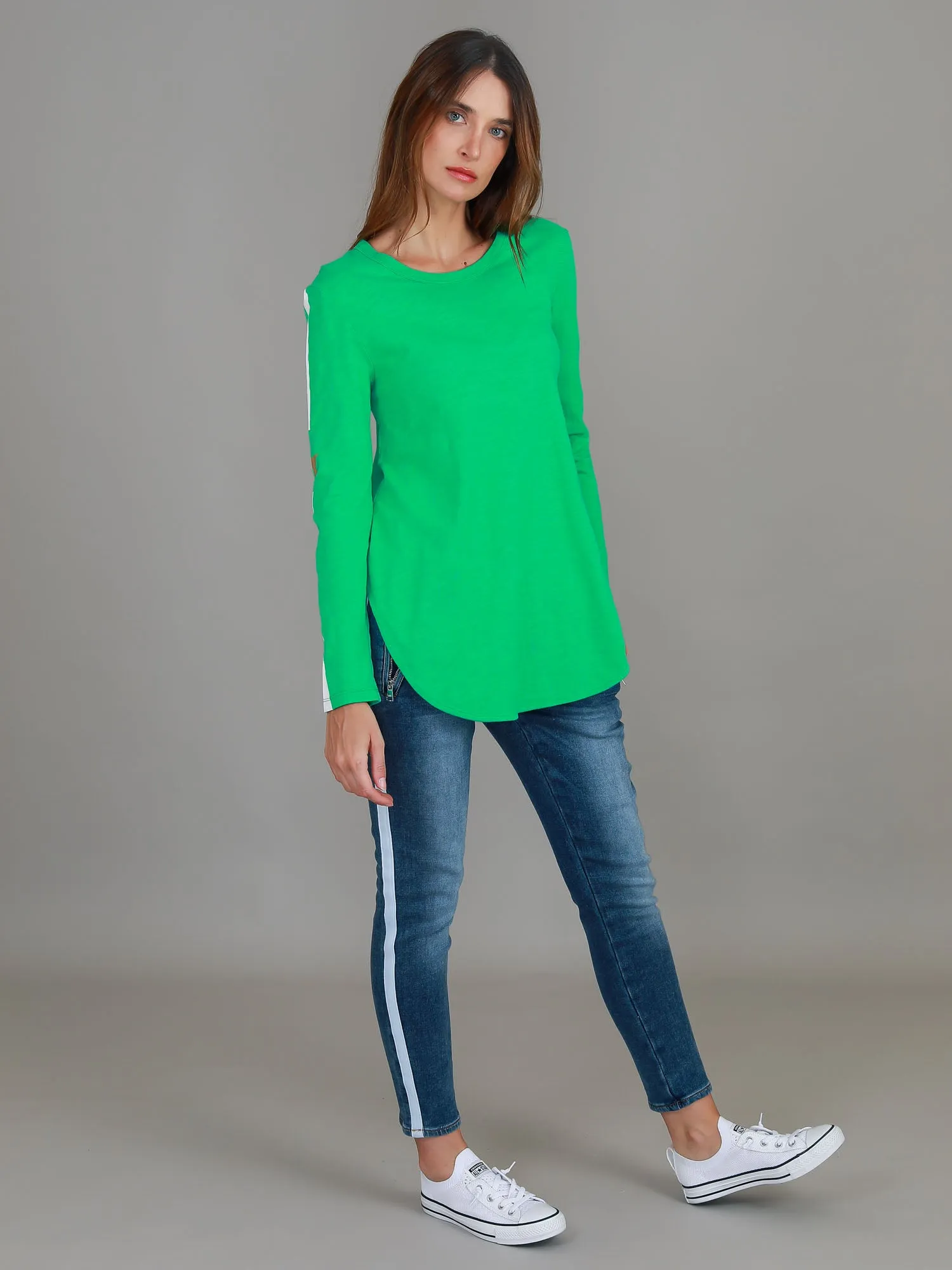 Junee Curved Hem T Shirt