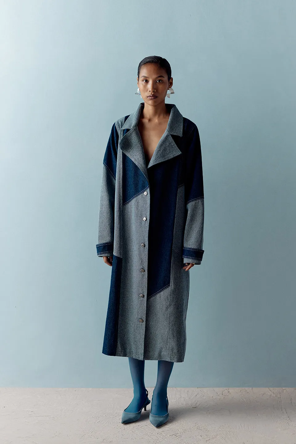KAREENA KAPOOR KHAN IN OUR COLOR BLOCK TRENCH