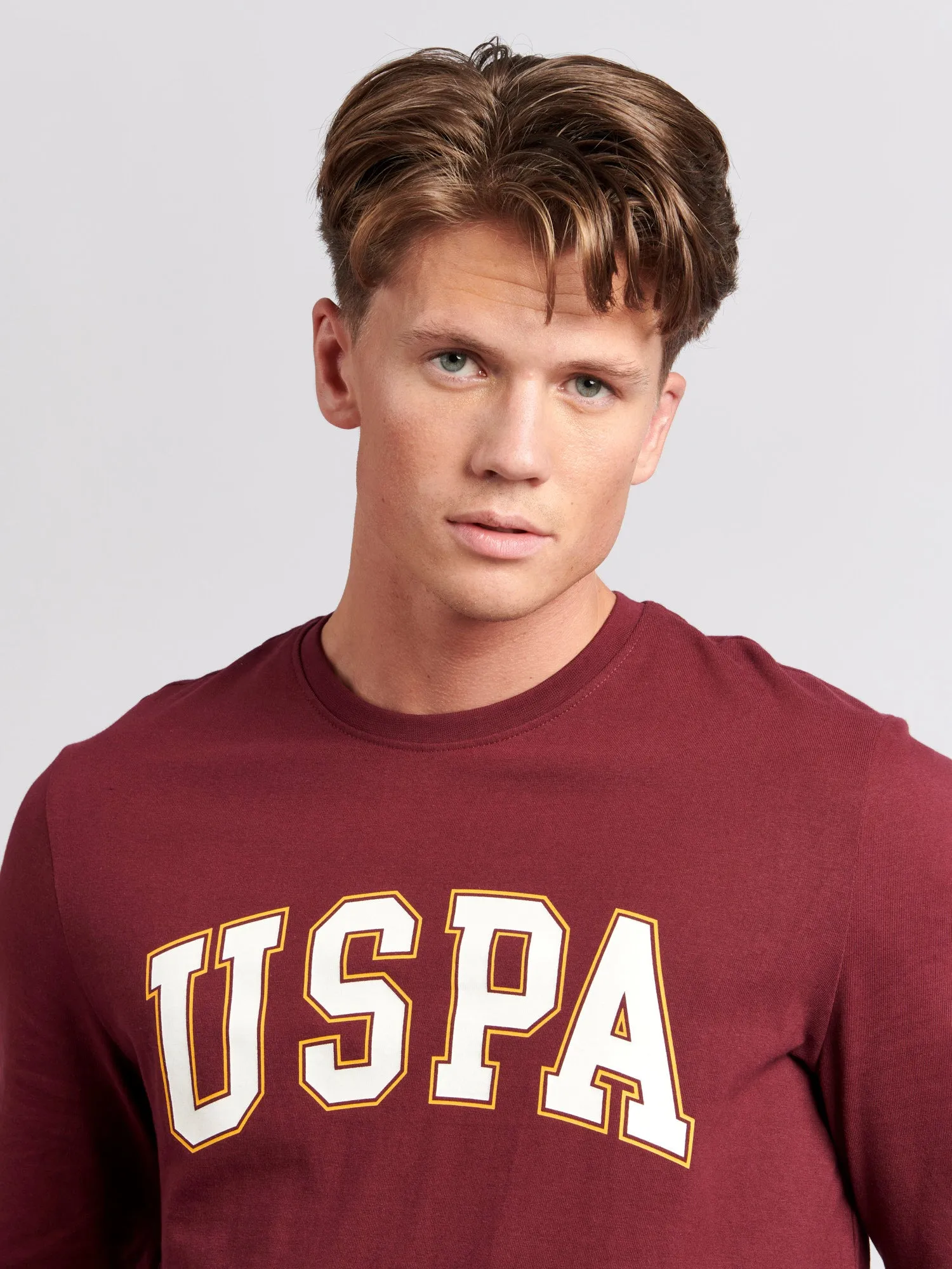 Men Arch Graphic Long Sleeve T-Shirt in Windsor Wine