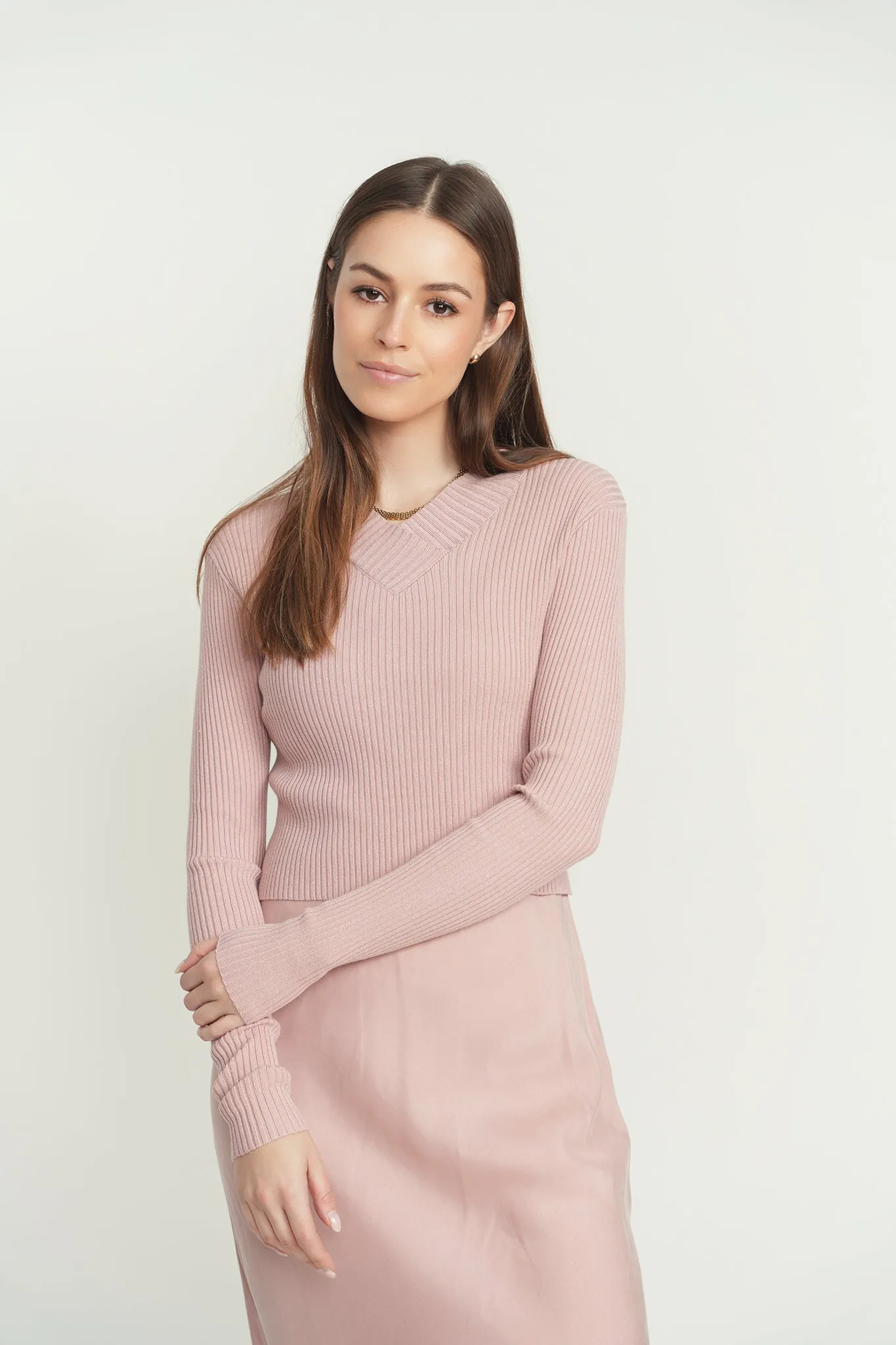 Point V-Neck Cropped Sweater