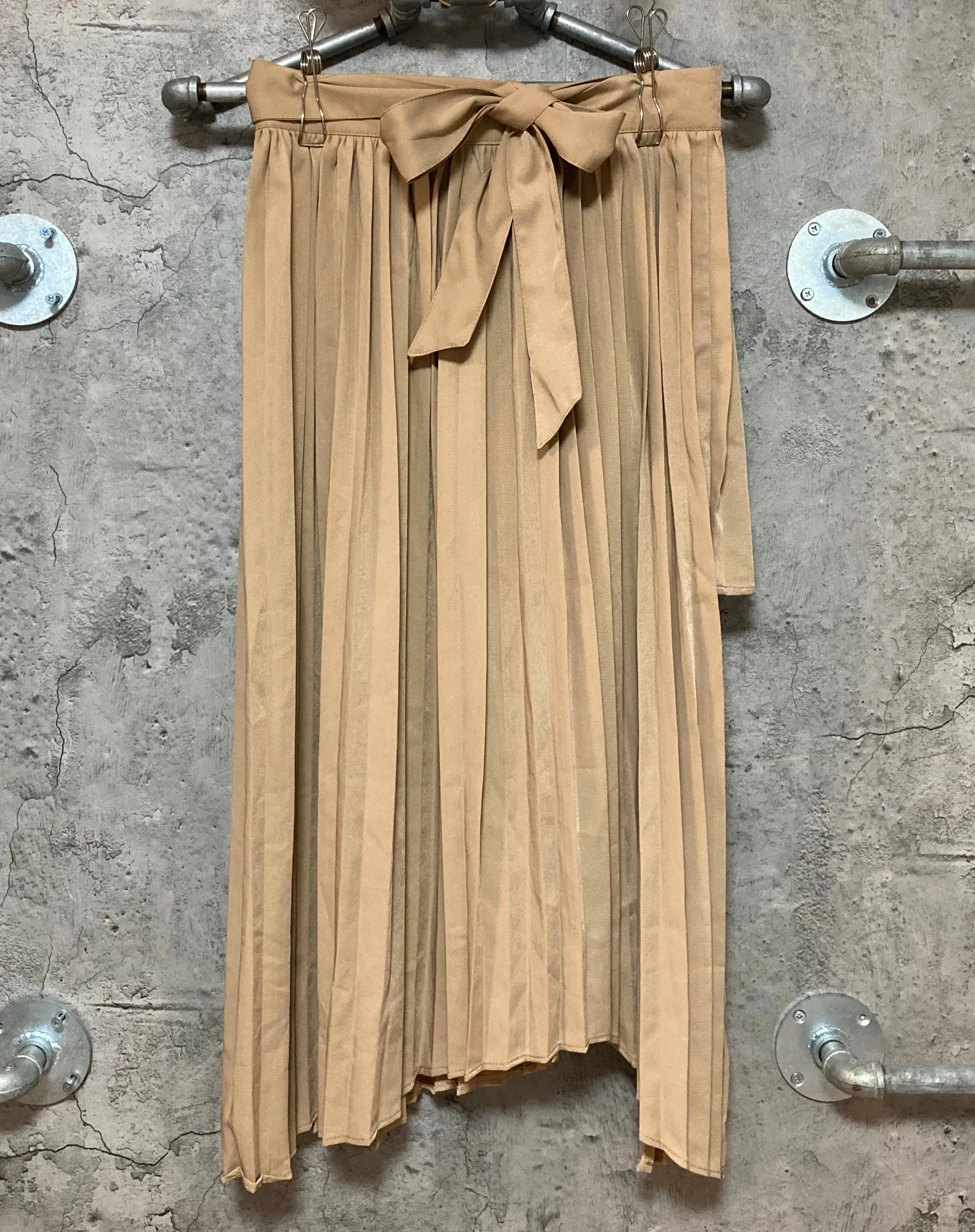 wrap pleated skirt beige